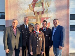 Vzbgm. Manfred Pfarr, Leiter VD Hermann Friedrich, Kdt.-Stv. Martin Maierhofer, Kommandant Josef Strasser, Bgm. Schaludek